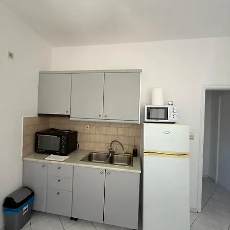 Flisvos 70 M από την θάλασσα Lägenhet Eratini