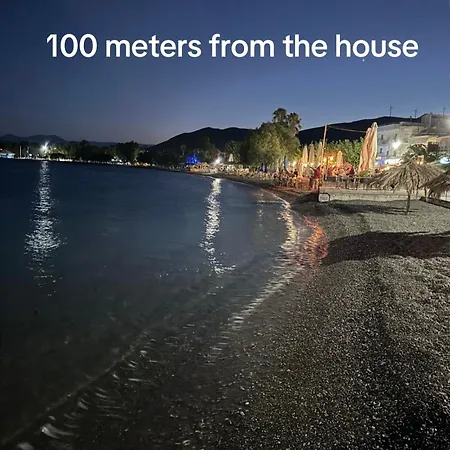 Flisvos 70 M από την θάλασσα
